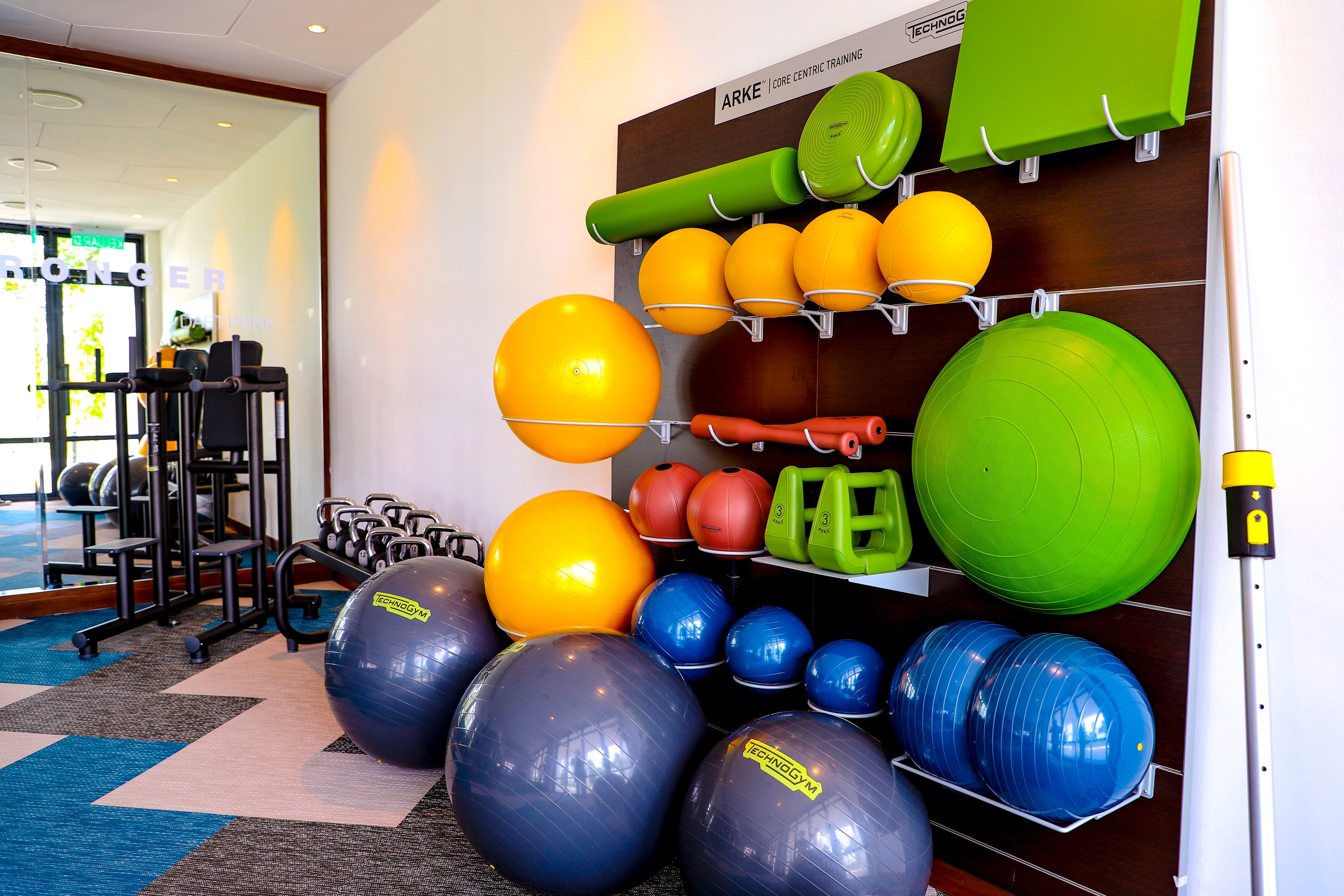 Hard Rock Hotel Desaru Coast Zewnętrze zdjęcie Exercise balls