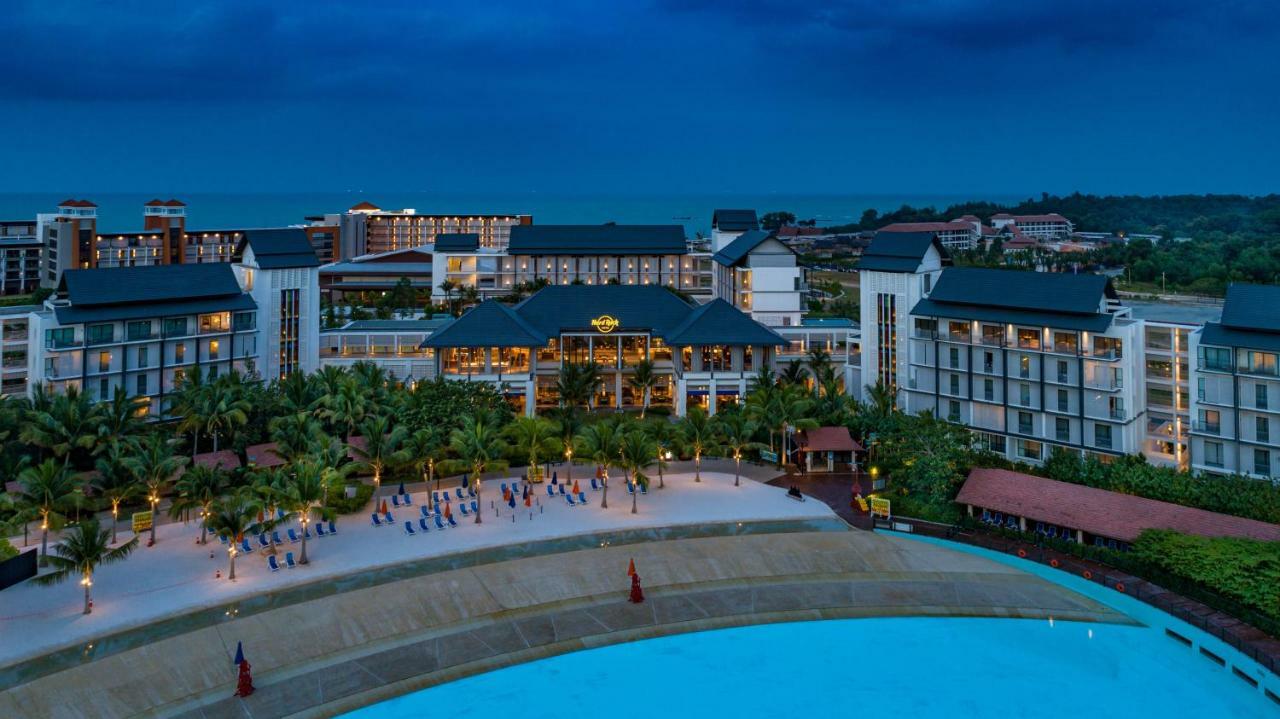Hard Rock Hotel Desaru Coast Zewnętrze zdjęcie The Village